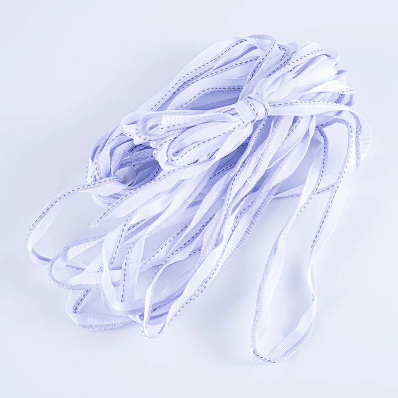 1.0 সেমি উচ্চ-ঘনত্ব পলিয়েস্টার প্রতিফলিত টেপ কম্প্রেশন পরিধান প্রতিরোধের পোশাক আনুষাঙ্গিক জন্য