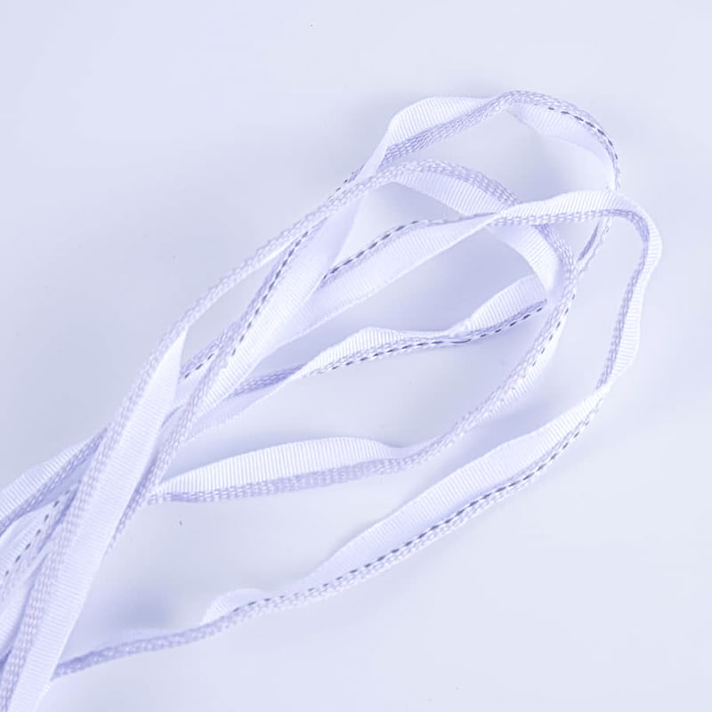 1.0 সেমি উচ্চ-ঘনত্ব পলিয়েস্টার প্রতিফলিত টেপ কম্প্রেশন পরিধান প্রতিরোধের পোশাক আনুষাঙ্গিক জন্য